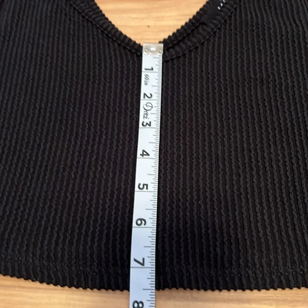 21 Saints Ladies Black V-Neck Ribbed Crop Tank Top -NWT - Picture 6 of 10